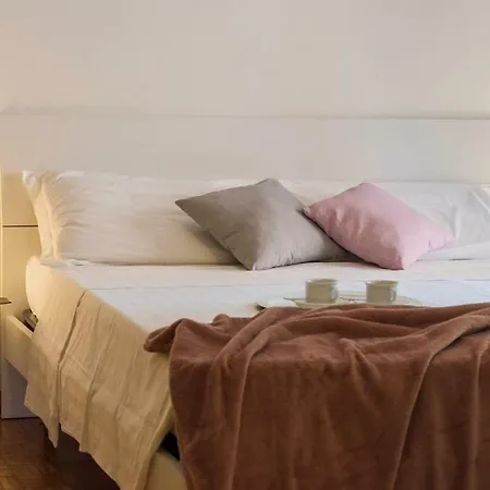 Joivy Welcoming 1br Next To Olmo Apartment Como
